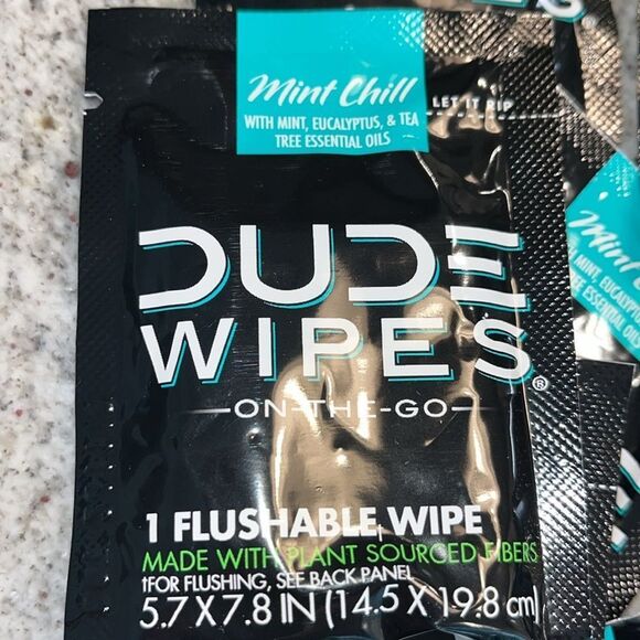14 Individual Packs Hey Dude Disposable Washcloths Mens Wipes Travel On The Go - Picture 2 of 3
